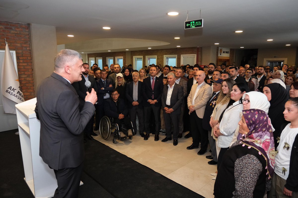 abalin's tweet photo. Başakşehir’de bugün bayram sevincine teşkilat coşkusu eşlik etti.

İlçe Başkanlığımızda gerçekleştirdiğimiz bayramlaşma programında yaklaşık 1000 dava ve yol arkadaşımızla bir araya geldik. Teşkilat mensuplarımızın heyecanı, samimiyeti ve güçlü birlik ruhu bizlere bir kez daha bu kutlu davanın ne kadar sağlam omuzlar üzerinde yükseldiğini gösterdi.

Şimdi ise büyük bir heyecanla Haliç Kongre Merkezi’ne, Cumhurbaşkanımız ve Genel Başkanımız Sayın Recep Tayyip Erdoğan’ın teşrifleriyle gerçekleşecek bayramlaşma programına ve Büyük Fetih Şöleni’ne geçiyoruz.

Bayramın huzuru, Fethin ruhu ve Türkiye Yüzyılı’nın inancıyla durmadan, yorulmadan yürümeye devam ediyoruz.

Birlikte güçlüyüz, birlikte Türkiye’yiz.

🇹🇷🌙 #Başakşehir #AKParti #KurbanBayramı #İstanbulunFethi #TürkiyeYüzyılı