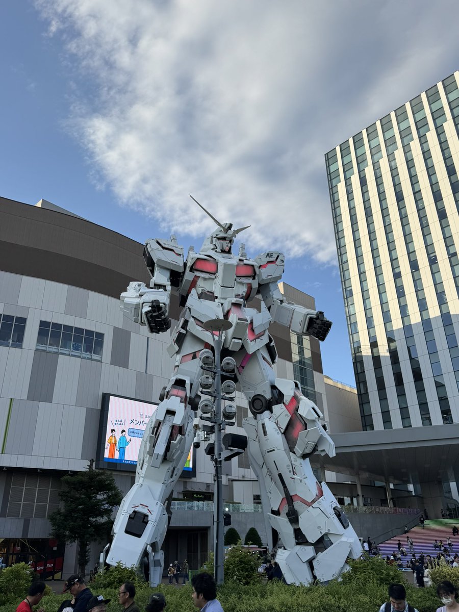 hot2jp's tweet photo. 30年ぶりのLOUDNESSのライブを見にお台場に来た。
やば、めちゃ緊張する。出るわけじゃないのに😅

ZEPP Diversity 近いよ！今まで見たライブで比べ物にならない！ https://t.co/7IZOzYjcrj