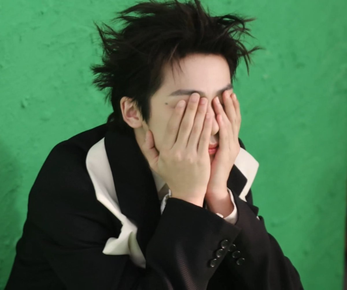 nyxuth's tweet photo. 🫣 #ziyu #즈위 https://t.co/SgvooZHOuX