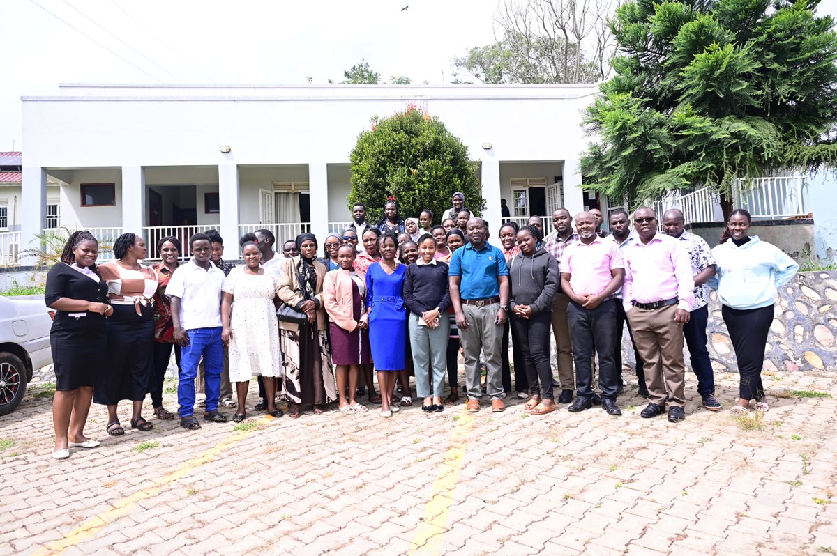 IDIMakerere's tweet photo. Cleaner hands. Safer spaces. Stronger healthcare.

Today in Masaka, #IPC leaders from 13 districts came together to launch game-changing hand hygiene &amp; environmental cleaning efforts, bringing Uganda closer to safer care for every patient.
Every action counts. Every life matters. https://t.co/o808lhcJOe