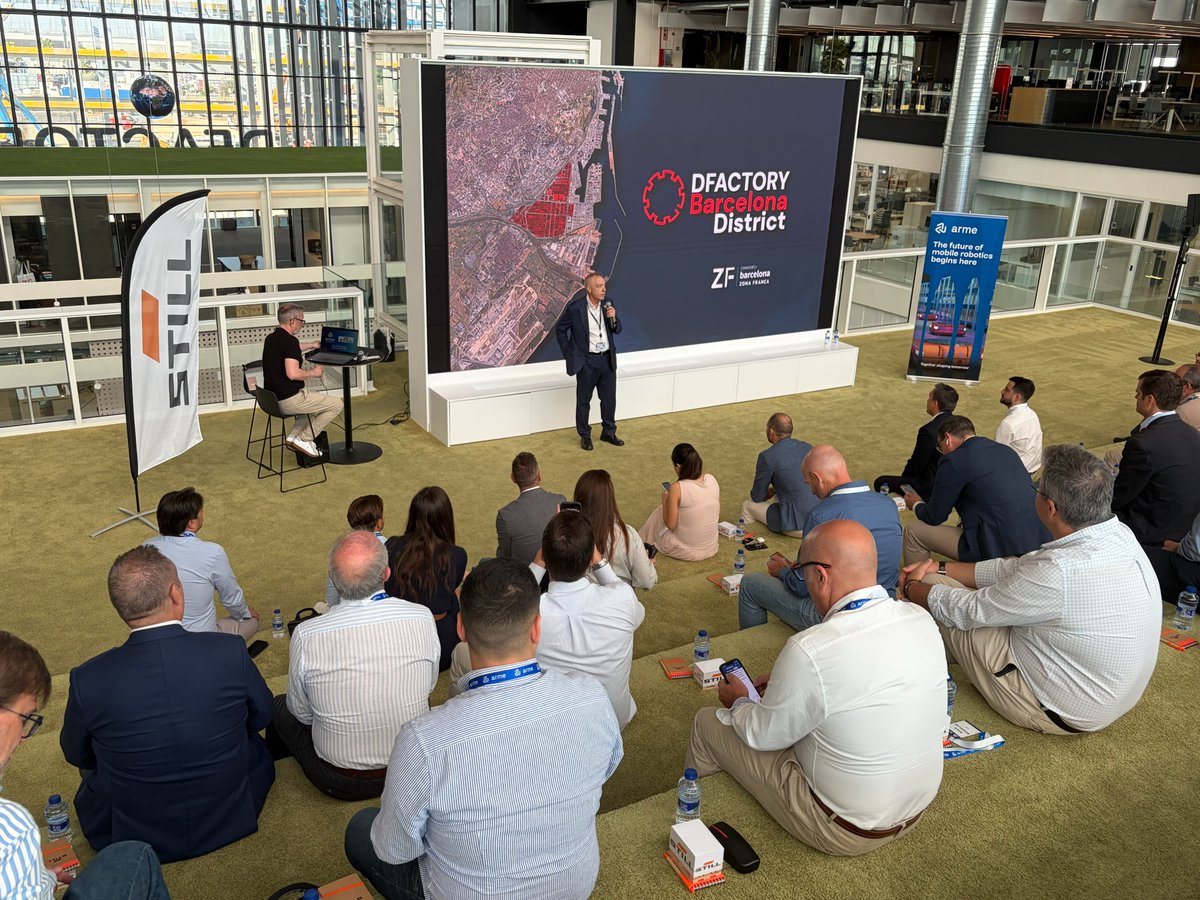 DFactoryBCN's tweet photo. @DFactoryBCN acoge hoy el Summit del Consejo de la Asociación de Robótica Móvil Española (ARME), con Still como anfitrión. El presidente ejecutivo del @ConsorciZF, @pere_navarro, ha dado la bienvenida a los asistentes, reforzando el papel del DFactory como hub de la Industria 4.0 https://t.co/uIRyWwcTDh