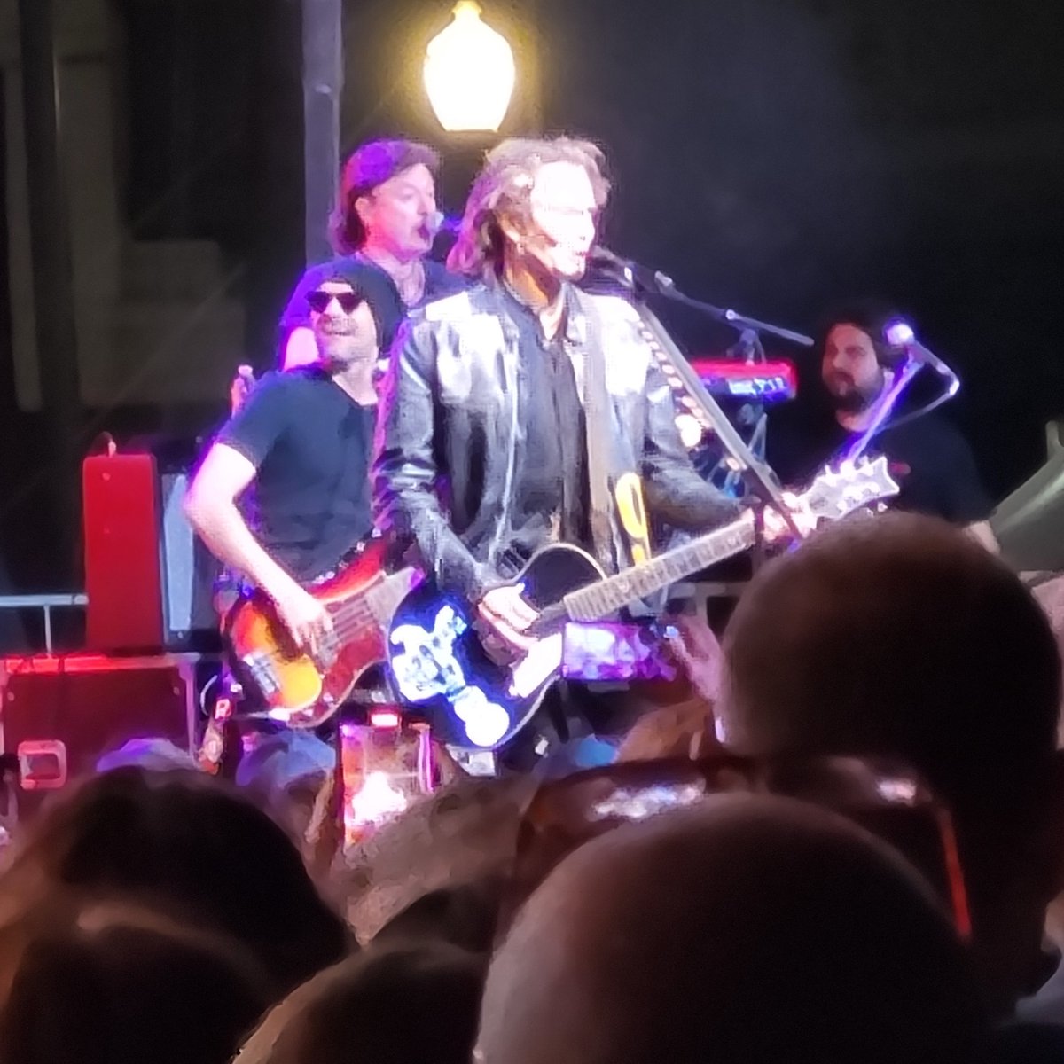 mensingdr's tweet photo. For all you Rick Springfield fans out there he will be in this week's 1981 American Top 40 The '80s with his iconic future #1 hit Jessie's Girl.  Can't wait to see Rick and his band rock out next month! https://t.co/bbr832Z2WU
