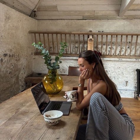 _missbanter's tweet photo. the art of slow living https://t.co/F2Jy9f9Ozn