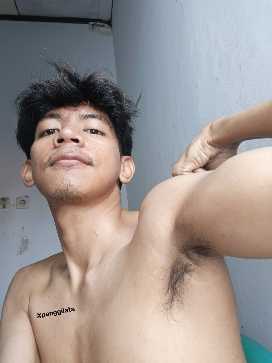 PanggilAta's tweet photo. ga pernah dicukur sampe botak, palingan disasak aja😋 https://t.co/nBrZRlw2OI