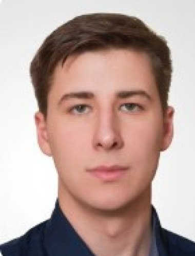 pzk_memorial's tweet photo. Бывшего фотографа московского «Динамо» приговорили к 3,5 годам за донат ФБК

45-летнему москвичу Глебу Стовбуну 28 мая назначили три с половиной года колонии общего режима за один донат Фонду борьбы с коррупцией, сообщает «Медиазона».

Стовбун находится в СИЗО с 6 февраля по делу о финансировании экстремистской деятельности. Он перевёл 1 050 рублей 5 августа 2021 года.

В своём последнем слове мужчина говорил, что «совершил самую страшную ошибку в своей жизни», поскольку поверил «словам не тех людей».

В 2021 году Стовбуна штрафовали за участие в акции протеста против замены Алексею Навальному условного срока на реальный, а в 2022 — арестовывали на девять суток за акцию против мобилизации. До ареста Стовбун работал фотографом, в частности, он снимал матчи Юношеской футбольной лиги для клуба «Динамо».

Решение о признании «Мемориала» экстремистской организацией вступило в законную силу. Распространение наших публикаций создаёт для вас угрозу преследования, особенно серьёзную, если вы находитесь в России или посещаете её.

https://t.co/g1wuccgBiD