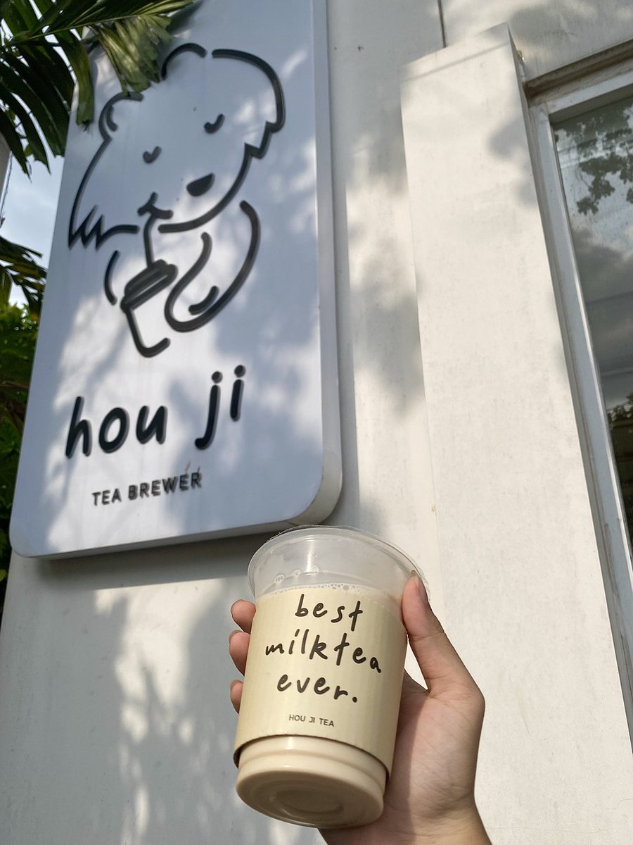 _serealiaa's tweet photo. Kayaknya emang aku paling cocok sama milk tea-nya Houji deh🥹🤟🏼 Menurutku, selain enak, creamy, dan ‘ngeteh bgt’, milk tea di sini rasanya selalu konsisten dari pertama coba sampai sekarang. ✨💌🥤

📍Houji Milk Tea https://t.co/hJlO0zZ4C2