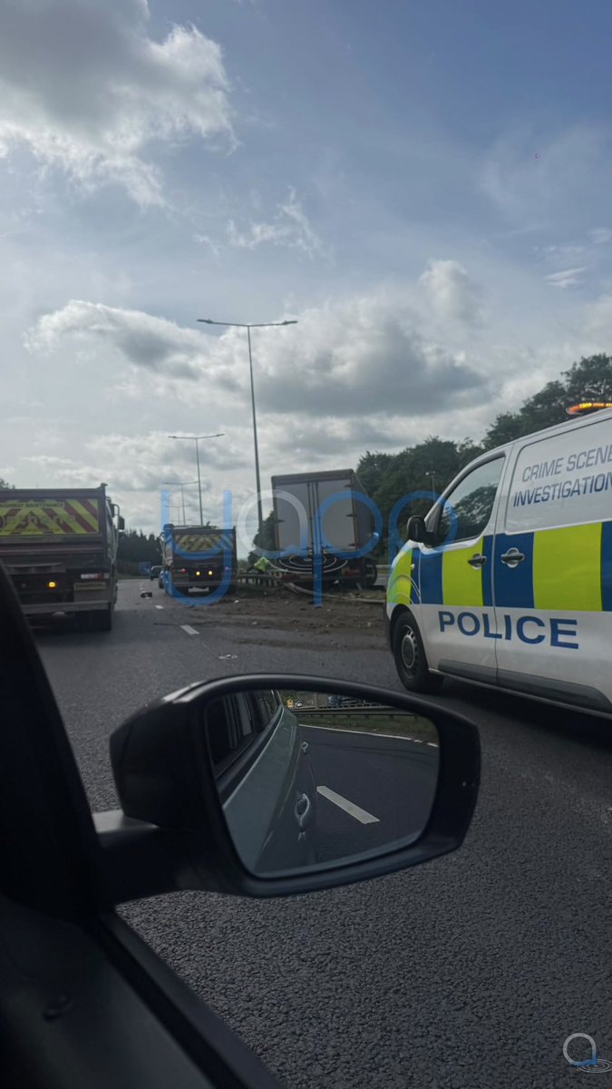 YappAppLtd's tweet photo. Serious collision closes the #M606 in Bradford this morning. 

A road traffic collision has closed all lanes on the M606 northbound between junctions J2 and J3, and at least one lane southbound. 

The incident is currently active and expected to cause traffic chaos late into the afternoon.

Diversions are in place. https://t.co/T66r2YoUoF
