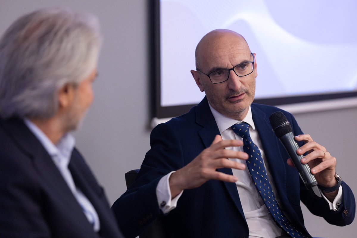 FConexus's tweet photo. Ayer, durante el Foro Alumni, el director general de la @fpablovi, Jesús Avezuela, destacó que “la creación de esta comunidad alumni, formada por grandes líderes, es el verdadero objetivo final de este programa”. https://t.co/lsdALQQwZX