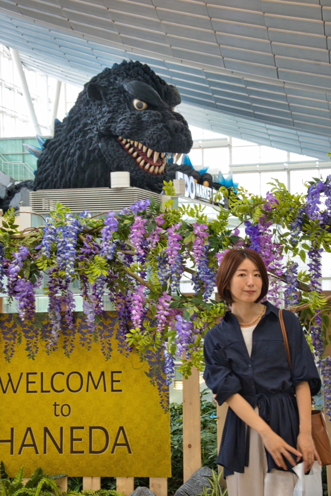 sa538741's tweet photo. ゴジラとコラボ
モデル　夏弥 なつみさん
@Natsumikan512
羽田空港第３ターミナル
#ポートレートモデル撮影　 
#ポートレート撮影 https://t.co/FYXN4IExvR