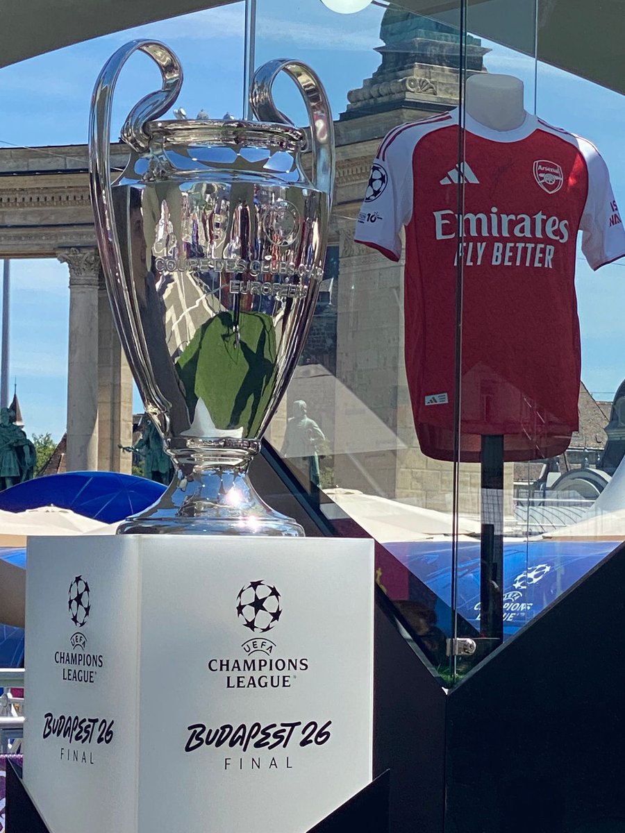 romainjacob's tweet photo. @FrenchAFC @ArtilleursPod la coupe va bien avec le maillot non? https://t.co/zsVJv6x0yo