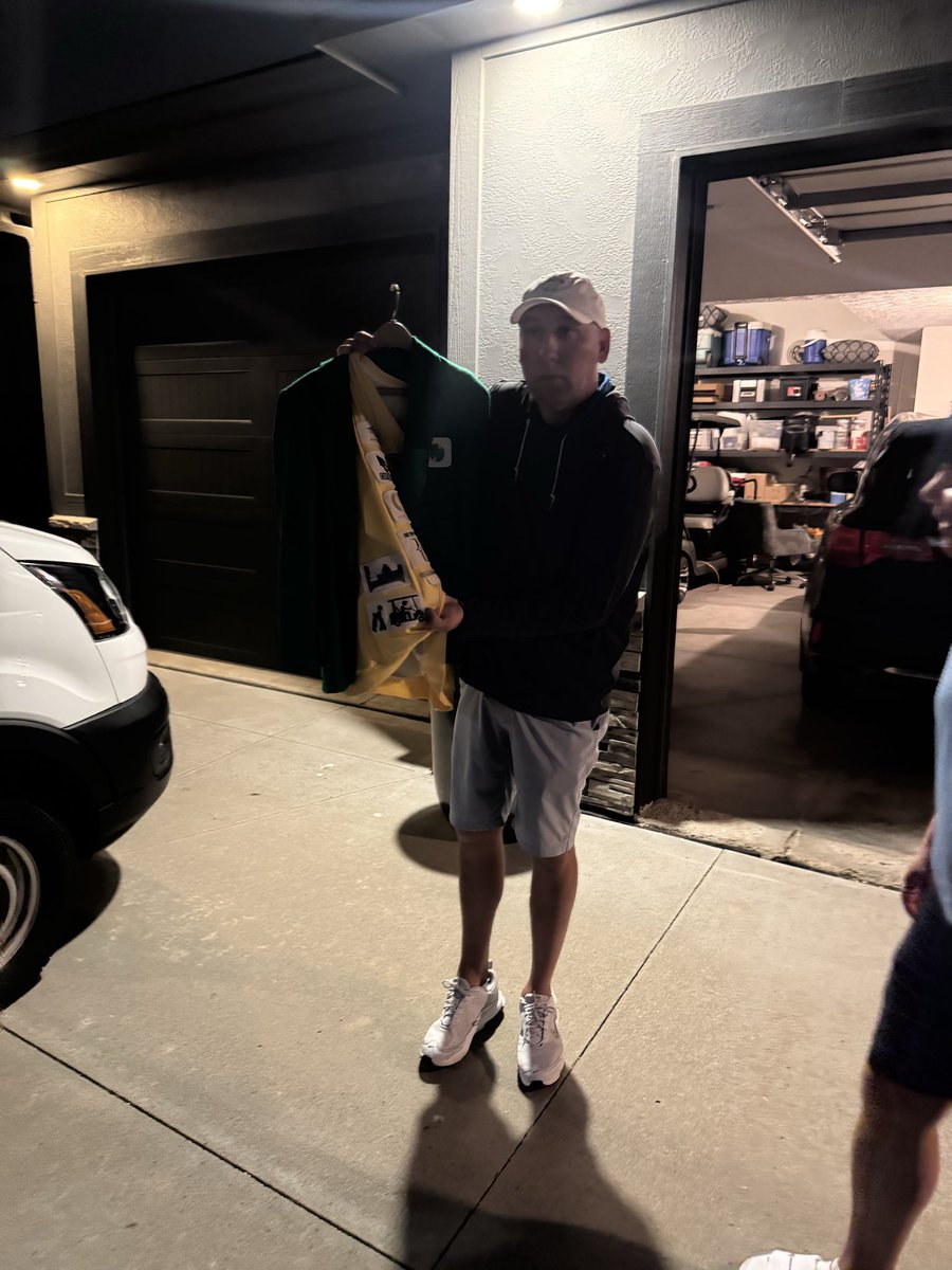 western_CC's tweet photo. And we are off to rd 1 at the Harvester. Bo is literally in the drivers seat after the Chip-in Challenge. https://t.co/S3UNtE1gaK