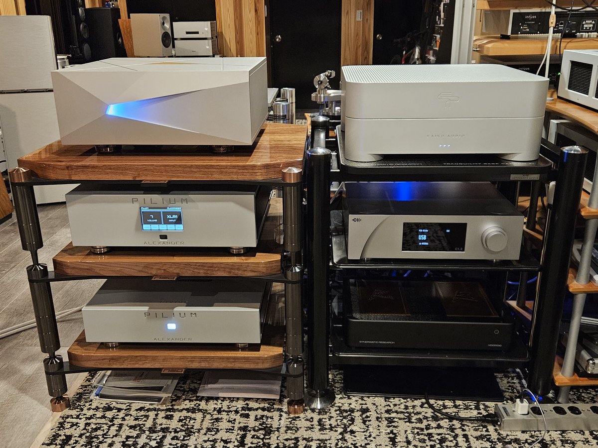 sisaudio's tweet photo. 4月から国内で取り扱いが開始されたポルトガルinnuos

フラッグシップモデル「NAZARÉ」のレビューです。

NAZARÉの音質は本当に素晴らしかったです！

「目指したのは性能の誇示ではなく、音楽そのものを空間に再現すること。
ライブ演奏の緊張感、静寂の密度、音が消えた後に残る余韻までを自然に立ち上がらせるため、信号生成の全工程を統合的に制御し、音質に影響を及ぼす要因を根本から排除しました。
結果として得られるのは、鮮明さを超えた“存在の確かさ”。
NAZARÉは、再生装置ではなく再現装置なのです。」

詳細なレビューは下記blogをご覧下さい。
https://t.co/gLGNl6K14f

NAZARÉ　￥10,868,000(税込)

試聴希望はご予約にてご対応させていただきますのでお気軽に下記までご連絡お待ちしております。

Tel:03-3824-1139
Mail:moroishi@sisaudio.co.jp
エスアイエス　諸石まで

#innuos #NAZARÉ