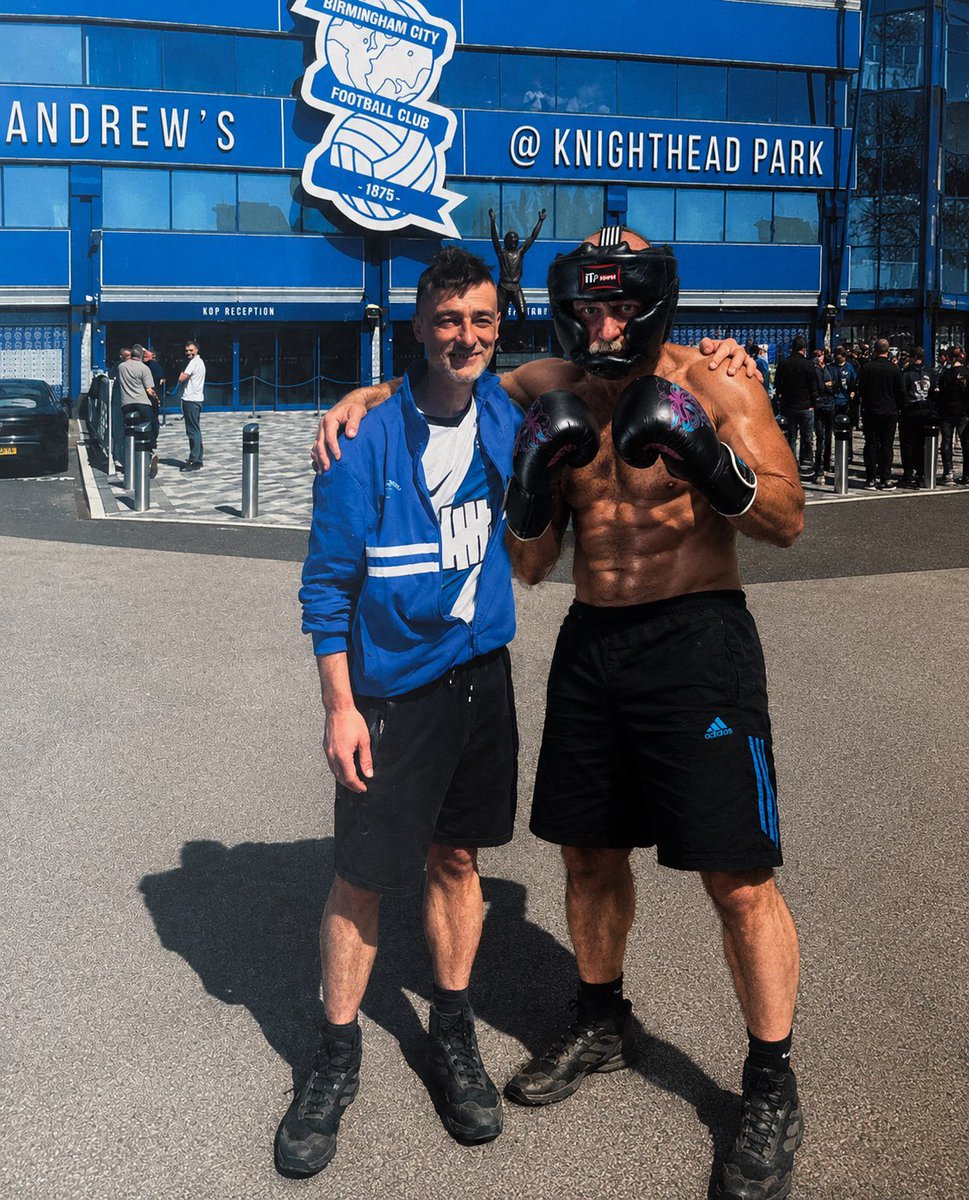 b349762's tweet photo. Chuffer meets his real idol🤣 https://t.co/guZJSlMTEP