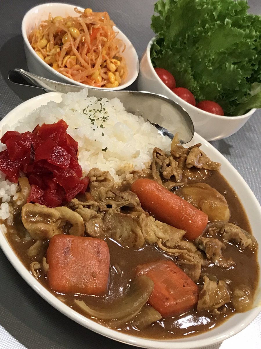 sense_kabu's tweet photo. 今日はごろごろ具材のポークジャワカレーを食べました。おいしかったです。 https://t.co/InA94oCYIo