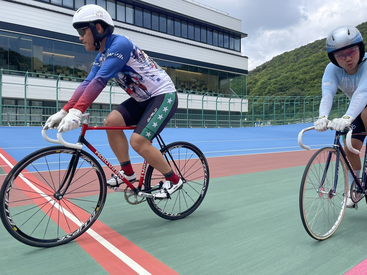 YKeirin's tweet photo. 5月29日訓練日
今日はバイクでスピード練習をしました！
途中で弱音を吐いていましたが、最後まできっちりもがいてました！

#競輪　#防府　#訓練　#防府競輪 https://t.co/lS8e2QBoqj