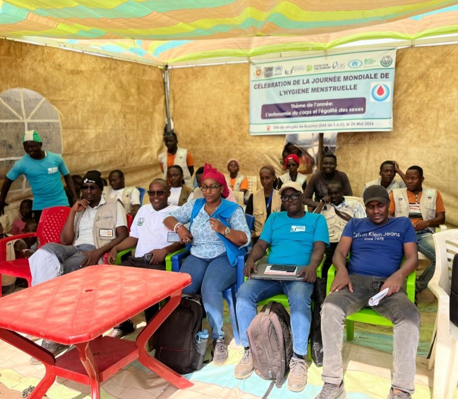 Sad_ngo's tweet photo. À l’occasion de la Journée Mondiale de l’Hygiène Menstruelle célébrée chaque 28 mai @Sad_ngo, en collaboration avec #ONPRA,@UNHCR_Burundi, @CatholicRelief, @ABUBEF avec l’appui matériel @food4thehungry, @Welthungerhilfe et #SEKA NAWE,a célébré cette journée au site Busuma
1/3 https://t.co/gOM9sVfXC1