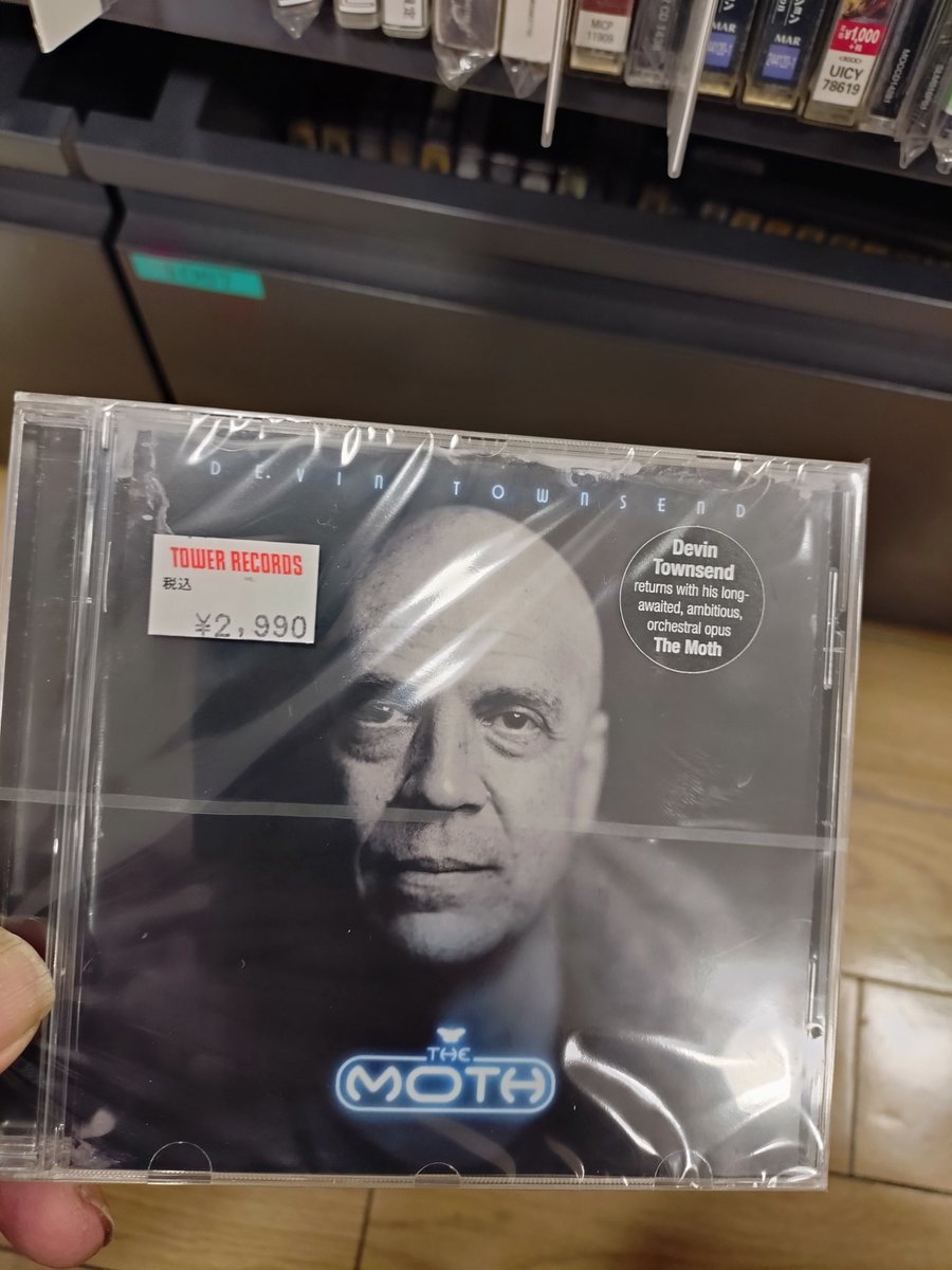 175t2's tweet photo. 新宿タワレコで
DEVIN TOWNSEND / THE MOTH
新作もう有る
完全限定版も
メチャクチャ速い🏃
普通なら今日からうんヶ月かかるのに
メチャクチャみんなの期待値が高い😭
※ワタクシは明日来ます🤗 https://t.co/lF96WVXdsd