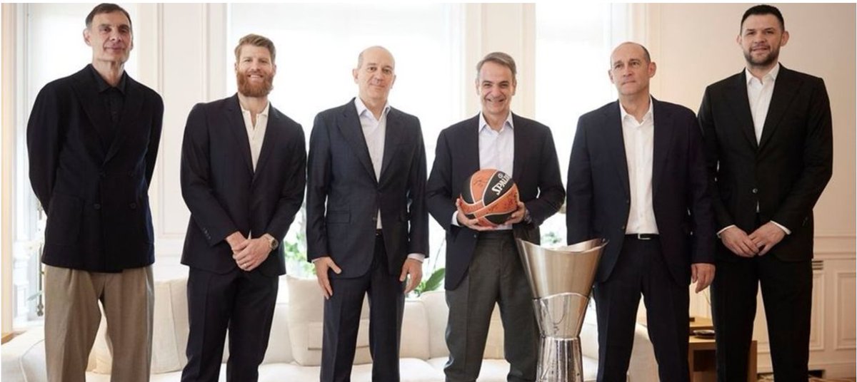 PPatsw13's tweet photo. Το 2024 ηταν που ο Παναθηναικος πηρε την ευρωλιγκα μεσα στον Βερολινo. Δεν θυμαμαι κανενα Μαξιμου να ειχε προσκαλεσει τον Παναθηναικο. Η ομαδα του κρατους.
Ξεφτιλα!
#paobc https://t.co/lMDiqAGyN4
