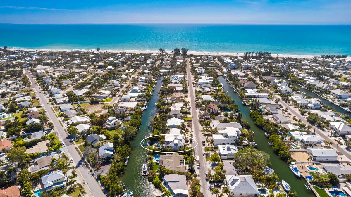 AnnaMariaLifeVR's tweet photo. Help us welcome Kingfish House to the Anna Maria Life Vacation Rentals family! https://t.co/7USsHIADc5 5 Bd | 5.5 Ba | Canal Front Home 1.5 Blocks From The Beach! | Private Heated Pool &amp; Spa | Poolside Lounge Area |  Elevator to all Floors! #AnnaMariaIsland #AMI  #VacationRental https://t.co/mp9sR3qkuS