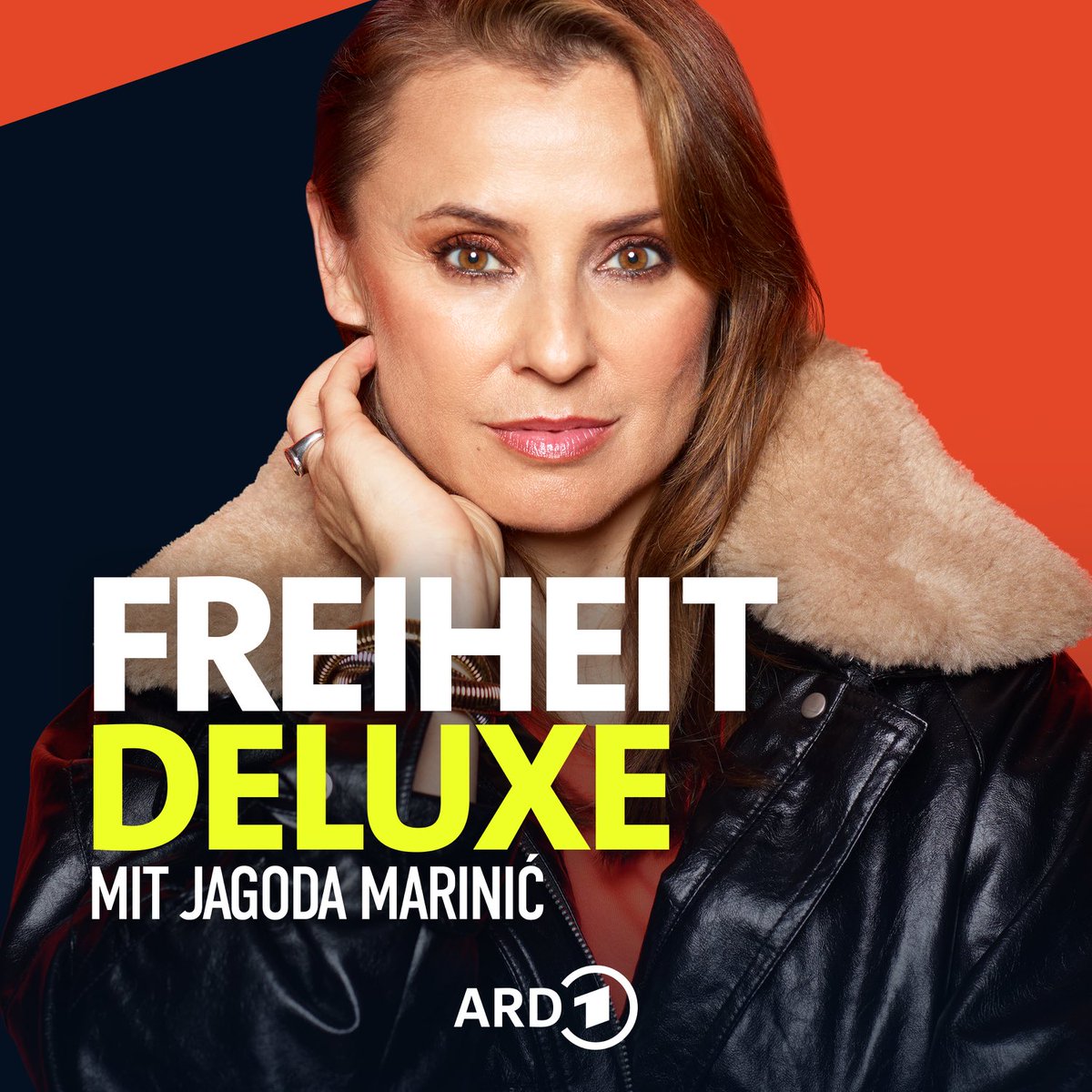 jagodamarinic's tweet photo. ENDLICH DARF ICHS VERRATEN: FREIHEIT DELUXE WÄCHST! Ab jetzt jede Woche! In der zweiten Woche gibt es MARINIĆS FREIHEIT - hier mache ich Solo, Duo, Trio - was ich will zu aktuellen Themen. Außerdem sind neben dem HR auch WDR,  SWR und RADIO BREMEN DABEI. Und neuer Look! Puh https://t.co/9nwKF93ksE