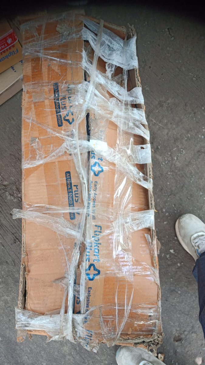 Chingri_Fiss's tweet photo. @flipkartsupport OD437676721348065100

Package in completely dilapidated condition. I refused delivery. looks like someone else's rejected product shipped to me. OTP for cancellation has been provided to delivery partner. Cancellation initiated. When will I get my full refund? https://t.co/9dXGmQJmLE