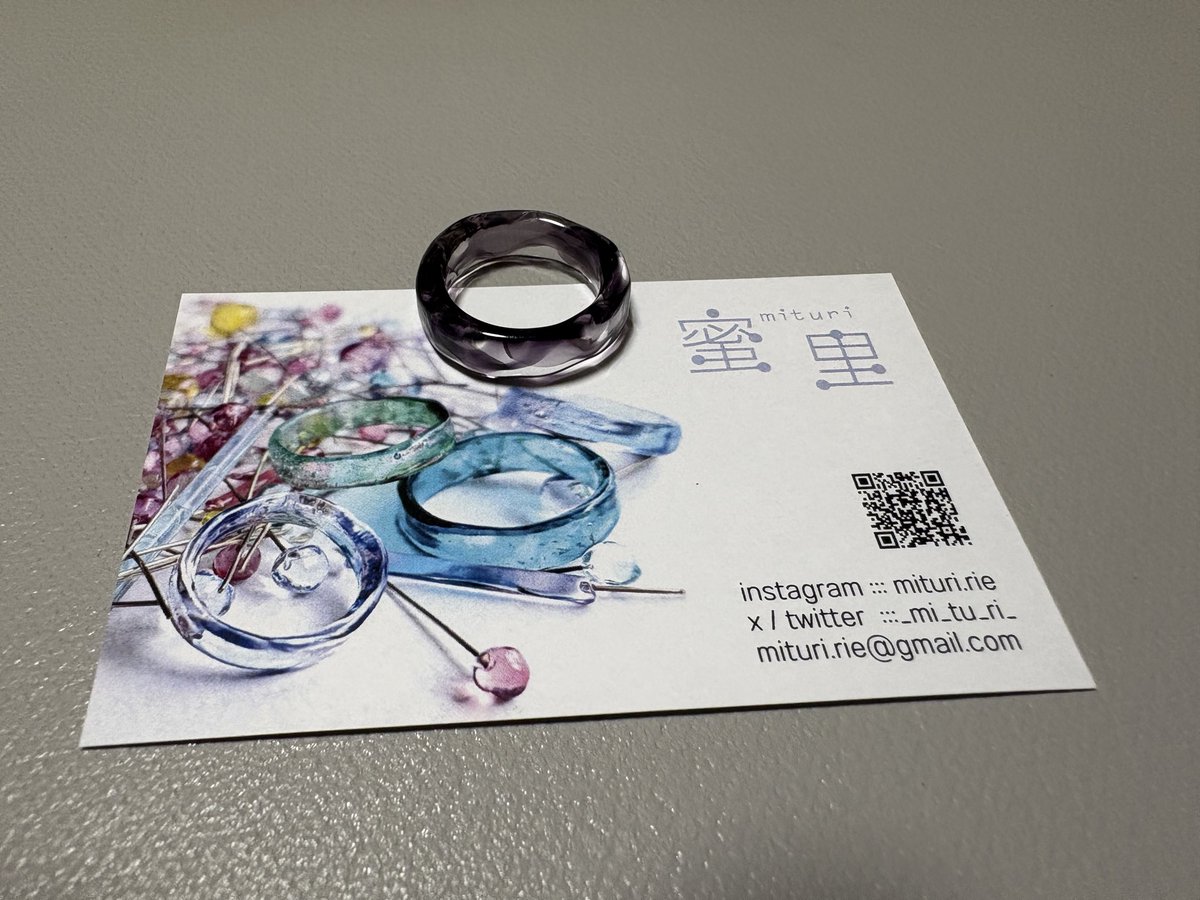 sin_203's tweet photo. 蜜璃さんの個展に行きました！
RTキャンペーンに当選していて、その場でリングを見させていただき、1ついただきました！✨💍
中の色味がとても綺麗です！🥰 https://t.co/ZD18km1Hf8