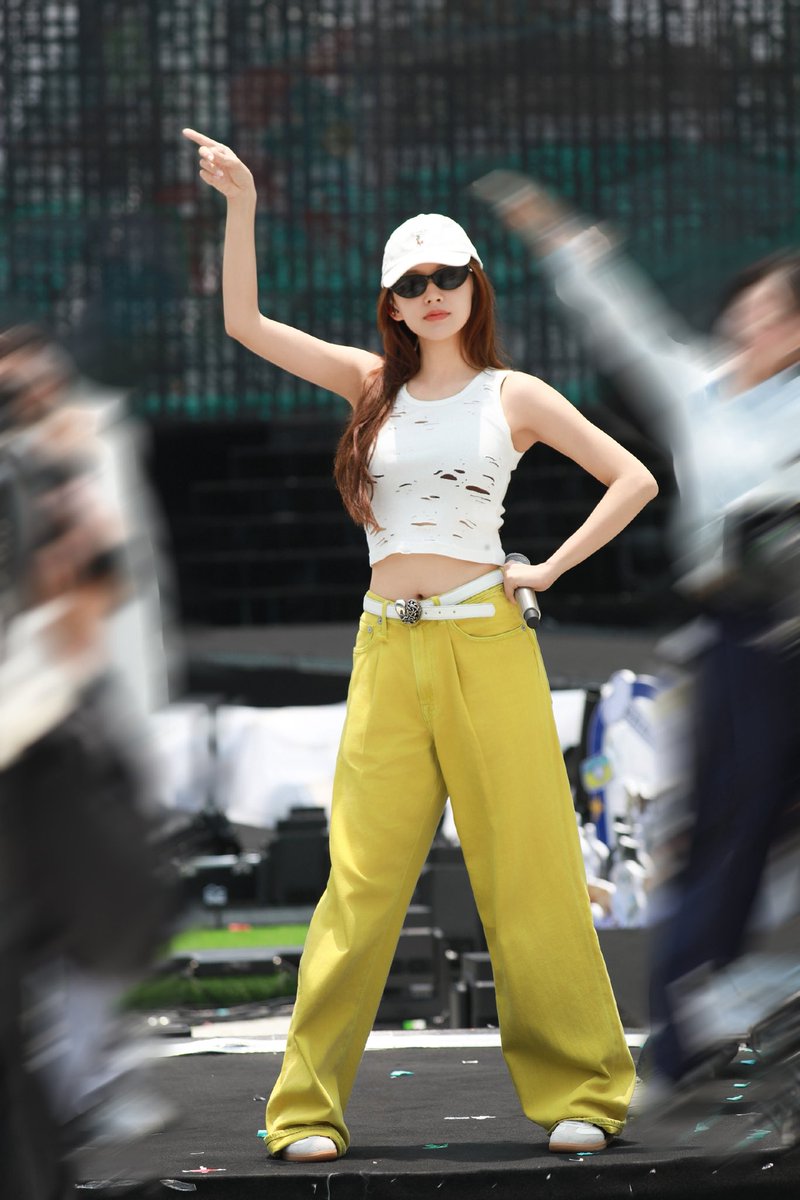 xiaoxiaomiii_'s tweet photo. #ChengXiao Team weibo update 

BiliBili👩‍🎓 Song festival rehearsal 

#程潇 
#성소 https://t.co/1HvZyj7BLV