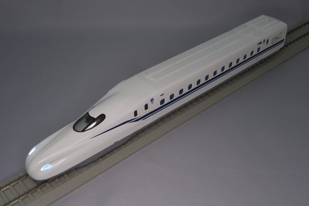 ktm_models's tweet photo. 【JR東海 N700S 1号車（743形）ディスプレイモデル】
ご要望にお応えして、N700Sの1号車をカツミ直営店限定品として製品化いたしました✨
通常品とは異なり、側面のロゴや車番などは印刷済です！
妻面連結器は、実物を再現したダミーカプラーをディスプレイ用に新規製作いたしました。
少量生産となりますので、ご検討中の方は、お早めに！！
カツミオンラインショップからもご購入いただけます👇

https://t.co/BkRsoQCLtr