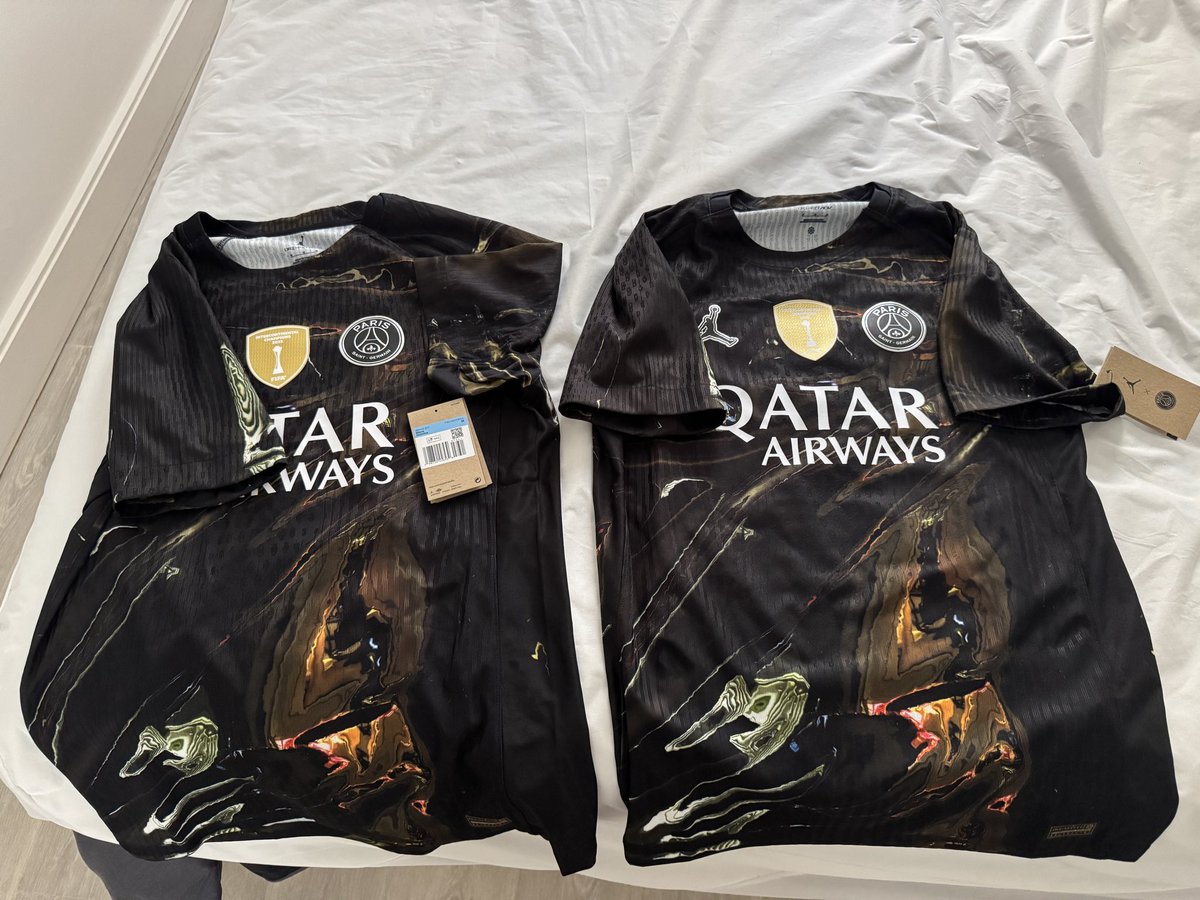 davidchea's tweet photo. Ne manquerait-il pas des éléments sur les maillots? 🤦‍♂️
Commande passée le 11/05, réceptionnée aujourdhui… Une honte!
Un service marchandising CATASTROPHIQUE 🤬
Nasser si tu peux faire quelque chose…
@PSG_inside #paris #psg https://t.co/r0IT4TZR3H