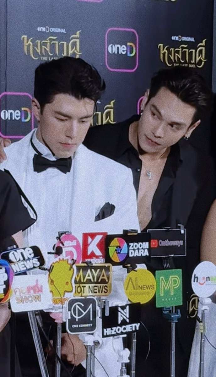 bbiemeeow's tweet photo. มันรู้เรื่องของเธอกับพี่ยัง ? 

บอกไปสิ วันนั้นที่มันเห็นบนรถเธออะ พี่เอง แม่งตาดีเหมือนกันนะ 😌

: พูดทำไม

เธอให้ความหวังมันหรือไง หูลู่หางตกหมดแล้ว สงสารว่ะ 

: ทุเรศ คนแ��บพี่มันเลว 

เธอทำอะไรรู้อยู่แก่ใจ พี่ไม่เคยบังคับเธอเลยนะ พูดให้มันดี ๆ ช่วยเก็บ "ความลับ" ด้วยซ้ำค่ะ 😊 https://t.co/eJSUeY2aX8