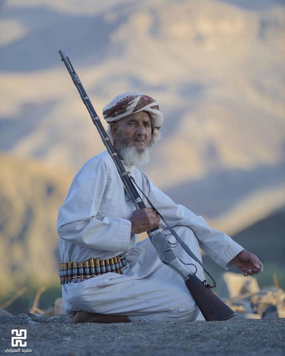 AdabOman's tweet photo. إذا غَضِبنَا رأيتَ الدَّهرَ في فَزَعٍ
وإنْ رضِينا فما أحلـى مراضِينا

- أبو سرور الجامعي
#عُمانيون https://t.co/u70Fuvzq1R