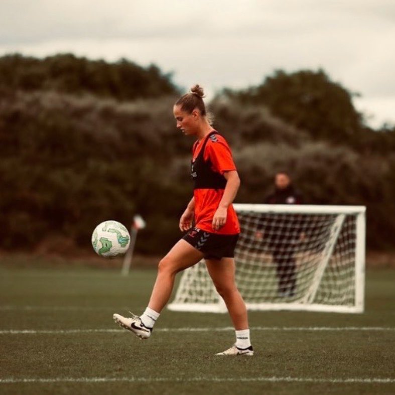 SAFCWomen's tweet photo. Sunderland Women can confirm that long-serving midfielder Libbi McInnes will depart the Club this summer.

After 13 years with the Black Cats, McInnes made 74 senior appearances, scoring three goals following her debut in 2020 at the age of 15.

Known affectionately within the Club as ‘Peggy’, the 21-year-old joined Sunderland Women at the age of eight and progressed through the Regional Talent Club (RTC) pathway.

An important member of the squad, McInnes was named Young Player of the Year in 2025 and also received the Goal of the Season award for her strike against Durham, alongside the Supporters’ Young Player of the Year accolade.

Everyone at Sunderland AFC would like to thank Libbi for her contribution to the Club and wish her every success in the next stage of her career.