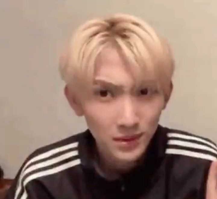 What_aCatchPunk's tweet photo. It's also identical to Seeun, I love it https://t.co/W5fhLCCdfN
