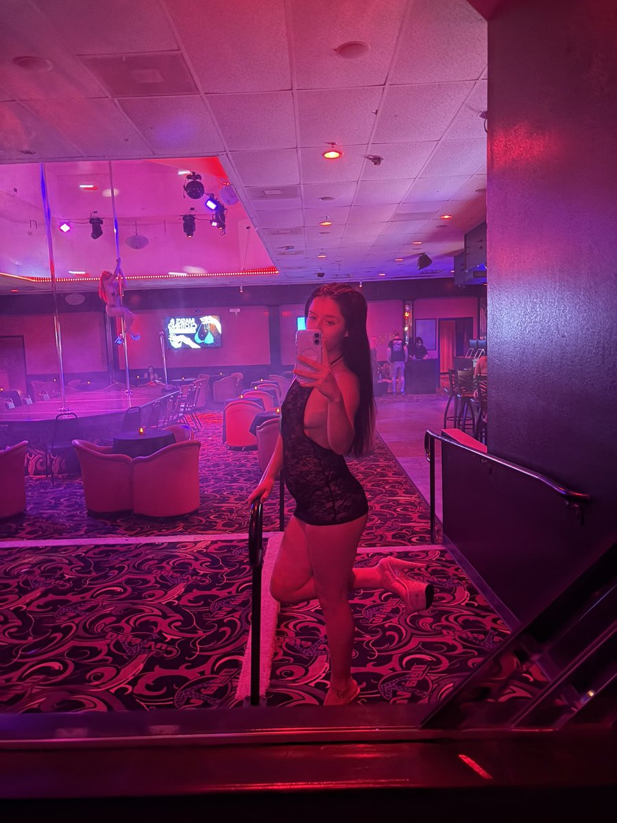 Jaylada1's tweet photo. come and see Jayla in Babe’s Showgirls
￼📌 Rancho Cordova, CA
(on Friday night, tonight:)✨ #fyp #ranchocordova #CA #nudeclub #babystripper #stripper #sacramento https://t.co/Fn1Ruwknqo
