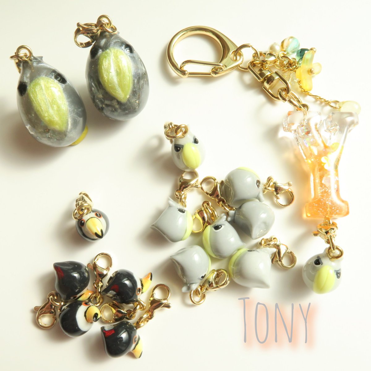Tony_minto17's tweet photo. 最後に、
今回は少しですが、ハシビロコウデザインも作りました♡!
小さいチャームはオニオオハシもいます😊
どちらもとても可愛く出来たと思います✨

久しぶりのことり万博、とても楽しみです🥰
Tonyのブースにお立ち寄りいただけたら嬉しいです♡お待ちしております✨

#ことり万博
#掛川花鳥園 https://t.co/jSodEXzttB