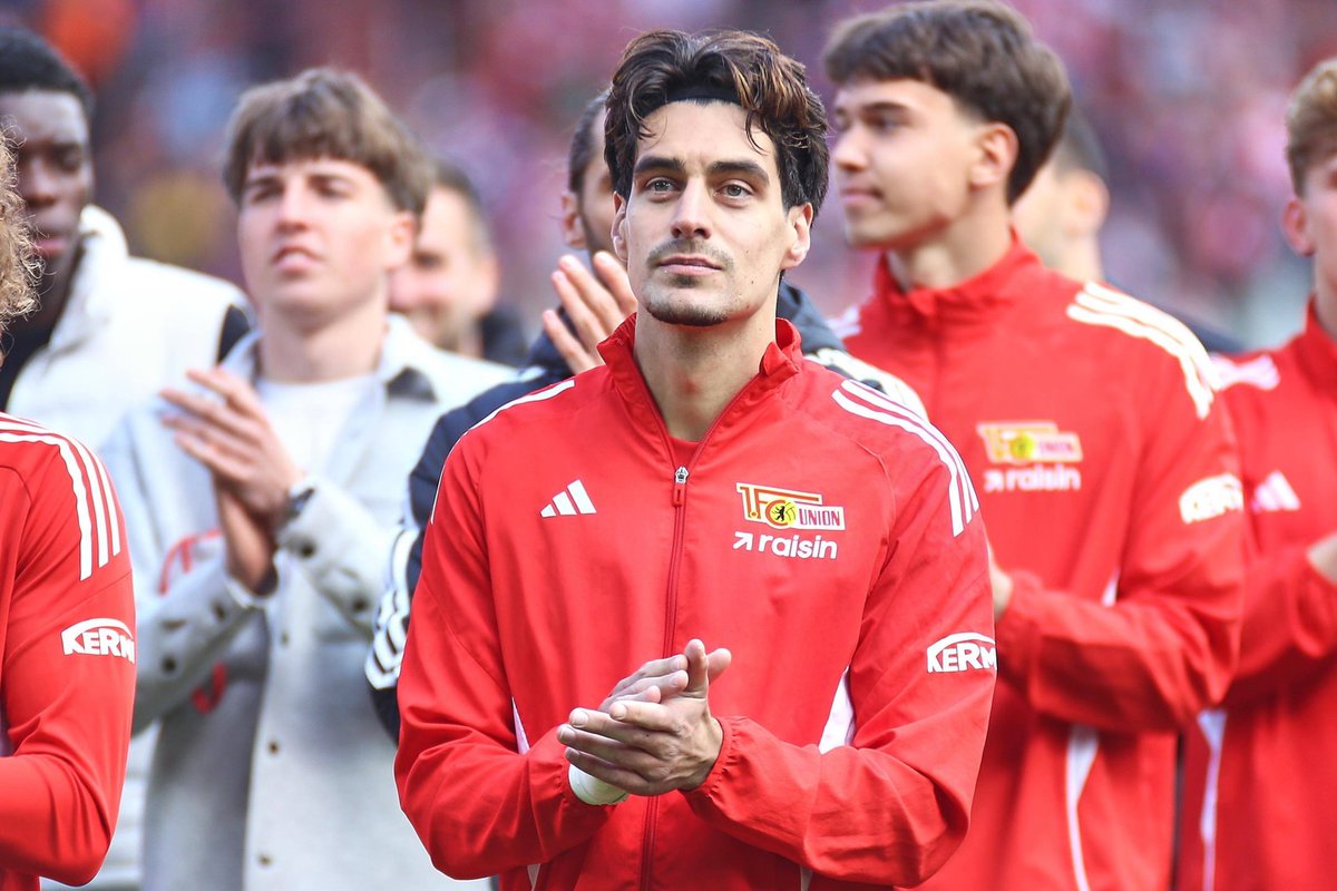 ToqueTatico's tweet photo. 🚨🇵🇹 Diogo Leite tem mercado! 👀

Livre após deixar o Union Berlin, o central português desperta interesse de Besiktas, Everton, Real Sociedad, Eintracht Frankfurt e até da Arábia Saudita. https://t.co/enKu3Qs8Zd