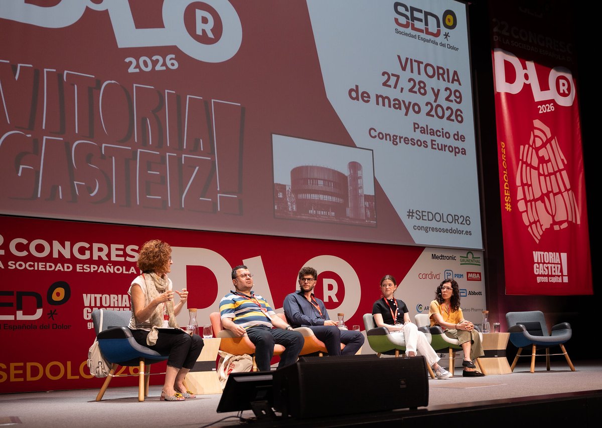 Sedolor's tweet photo. Muchas gracias a Ángela Palomares de @efic_org que nos ha acompañado en el 22 Congreso de la SED para compartir con la SED, capítulo español de la entidad, varias temas de interés para profesionales y pacientes con diversos temas.
En el Área de ciudadanía nos ha hablado de @SIP_PainPolicy:  "El paciente con dolor: protagonista activo de la plataforma SIP" (Impacto Social del Dolor) y del posicionamiento de EFIC en  Salud mental y dolor crónico. 
En el área #SEDTech nos ha contado los puntos clave del SIP Position paper on digital Health de EFIC. 
#SEDOLOR26