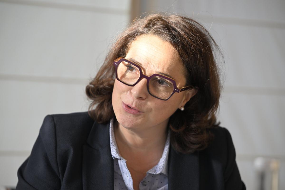 CParbaud's tweet photo. En marge de sa venue au Major de RL, on a discuté avec Marina Ferrari, la ministre des Sports, de sa vision de l'esport. 

Ca sort des papiers habituels, mais ça détaille l'engagement du gouvernement sur la discipline... Donc je pense que ça devrait intéresser tout le monde 🔽 https://t.co/WTyAQR1VdE