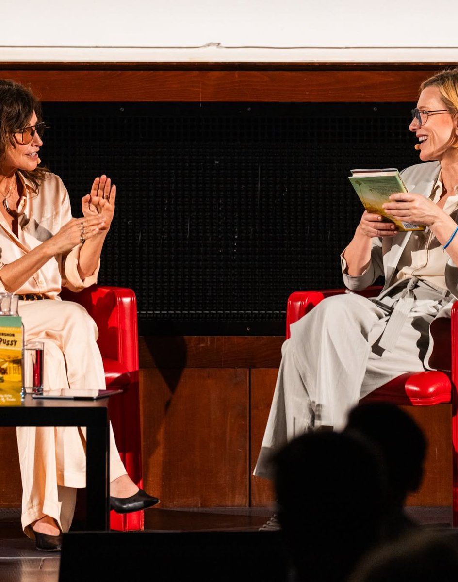 FanBlanchettCom's tweet photo. Cate Blanchett moderated a conversation with Gina Gershon, for Gina’s new book “AlphaPussy: How I Survived the Valley and Learned to Love My Boobs”, in London.

→https://t.co/6Hoemh6TBK https://t.co/fa7m4NFMxm