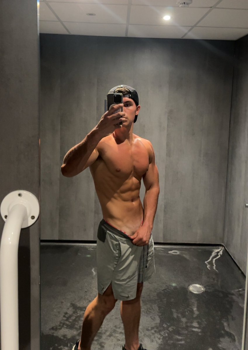 MASTER_J04's tweet photo. Hard work pays off https://t.co/hdFXbDARYz
