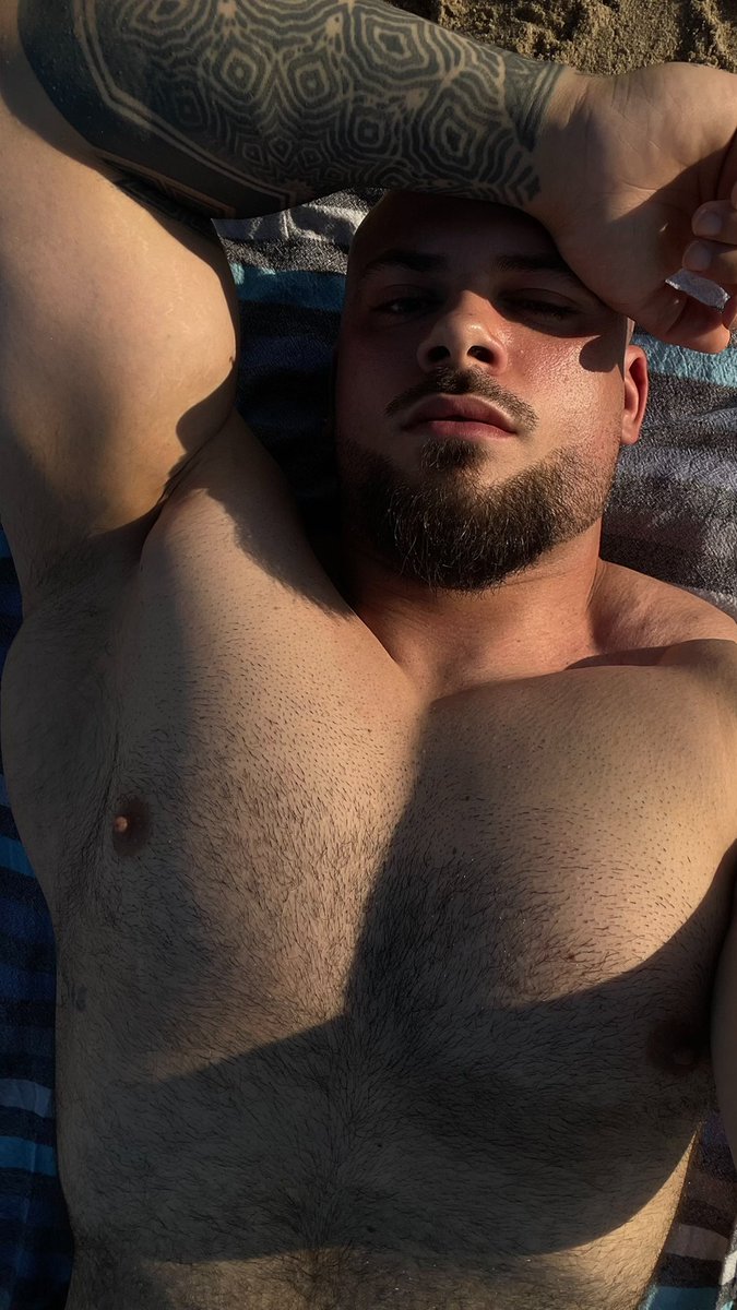 realvalleee's tweet photo. Habrá que coger un poco de color ☀️☀️ https://t.co/odLufwJYKW