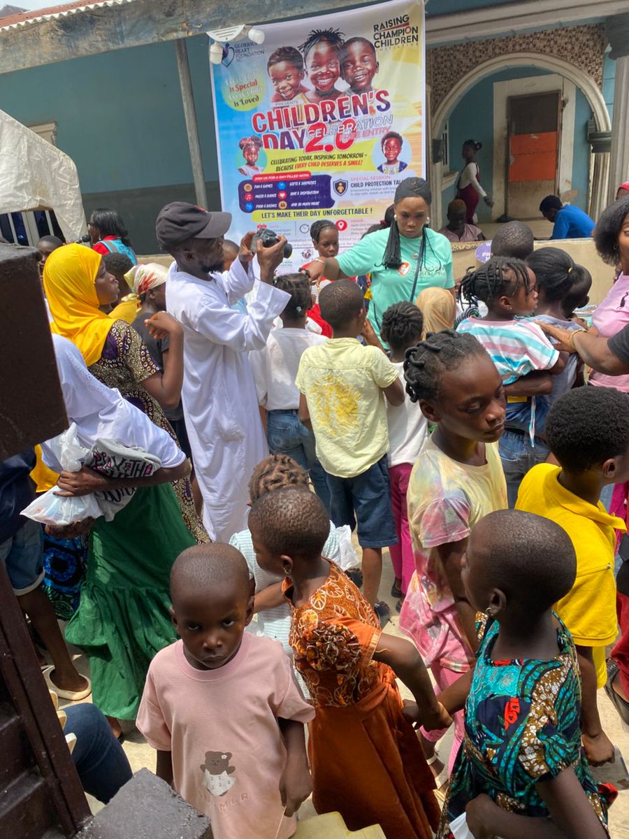 rhodasereneCFDN's tweet photo. @rhodasereneCFDN joined Glorious Hearts Foundation, Raising Champion Children Initiative, and other child protection advocates to celebrate Children’s Day at Isale-Oro Community, Lagos. 1/3 https://t.co/lEijs4WiVq