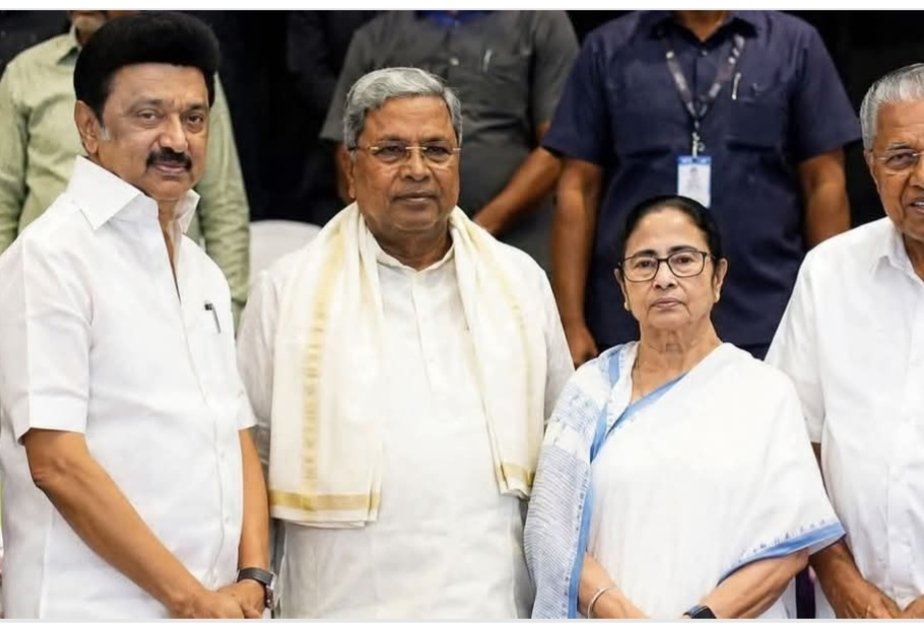 Vigneshbheda's tweet photo. All were  *Chief Minister 11*  just 25 days back https://t.co/AuonKpUIcc