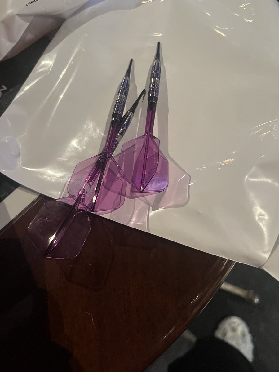 Taiga_cod's tweet photo. マイダーツ買って1ヶ月

全然上達しねぇ😅

とりあえず
ゆらたんは今日も可愛くて元気です🐈‍⬛ https://t.co/7wf1DTFmvN