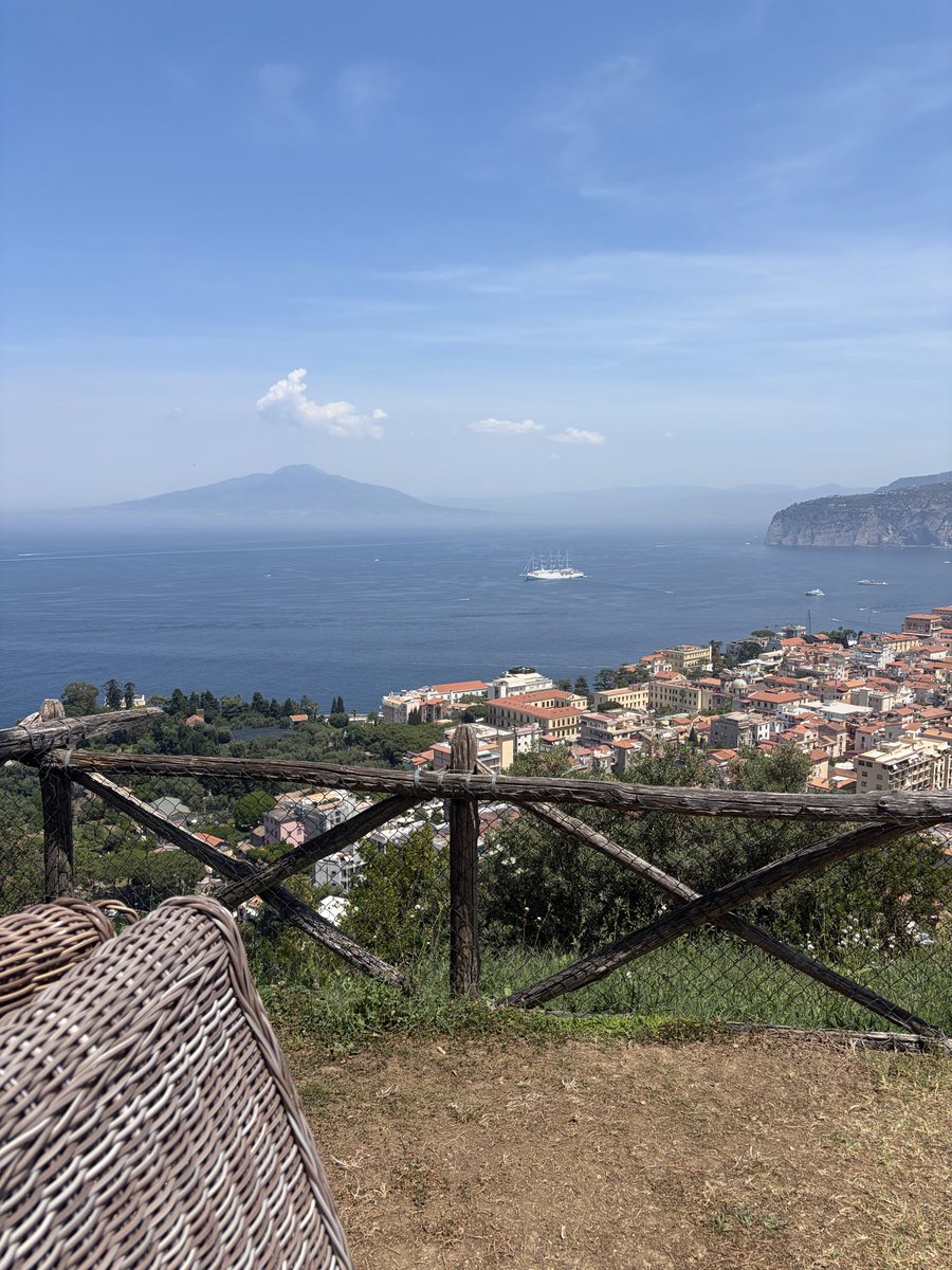 phill_fran's tweet photo. Sorrento 🇮🇹 🍋 https://t.co/FsSxmxwQ9y