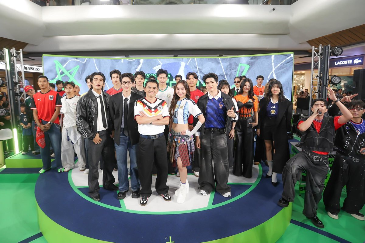 offgun_family's tweet photo. OFF X SUPERSPORTS
#ผู้สนับสนุนหลักของโลกฟุตบอล
#Supersports #TheOneForFootball #SupersportsFootballGalaxy #FootballGalaxy
#ออฟจุมพล #OffJumpol https://t.co/awTkAtYzBf