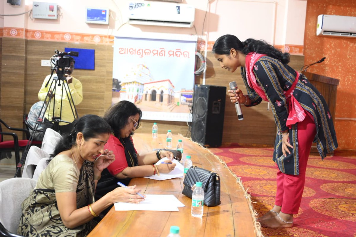 gkcmorc's tweet photo. ଓଡ଼ିଆ ଭାଷା, ସାହିତ୍ୟ ଓ ସଂସ୍କୃତି ବିଭାଗ ଆନୁକୂଲ୍ୟରେ ଓଡ଼ିଶୀ ଗବେଷଣା କେନ୍ଦ୍ର ଦ୍ୱାରା 'ପ୍ରତିଭାର ଅନ୍ବେଷଣ' କାର୍ଯ୍ୟକ୍ରମ ଜରିଆରେ ଭଦ୍ରକ ଜିଲ୍ଲାରେ ତା ୨୮.୦୫.୨୦୨୬ ରିଖରେ ଜିଲ୍ଲା ସଂସ୍କୃତି ଭବନ ଠାରେ ଓଡ଼ିଶୀ ନୃତ୍ୟଶିଳ୍ପୀ ଓ ନୃତ୍ୟଗୁରୁ ମାନଙ୍କ ଚୟନ ପ୍ରକ୍ରିୟା ଆରମ୍ଭ ହୋଇଅଛି l
#gkcmorc #prativaanweshana https://t.co/9NT7VkDHNx