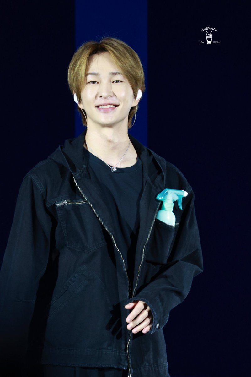 shineeworld1218's tweet photo. #SHINee 
#shinee_18th_debut_anniversary 

キー君かわいい♡ https://t.co/FuzyBa6jrr