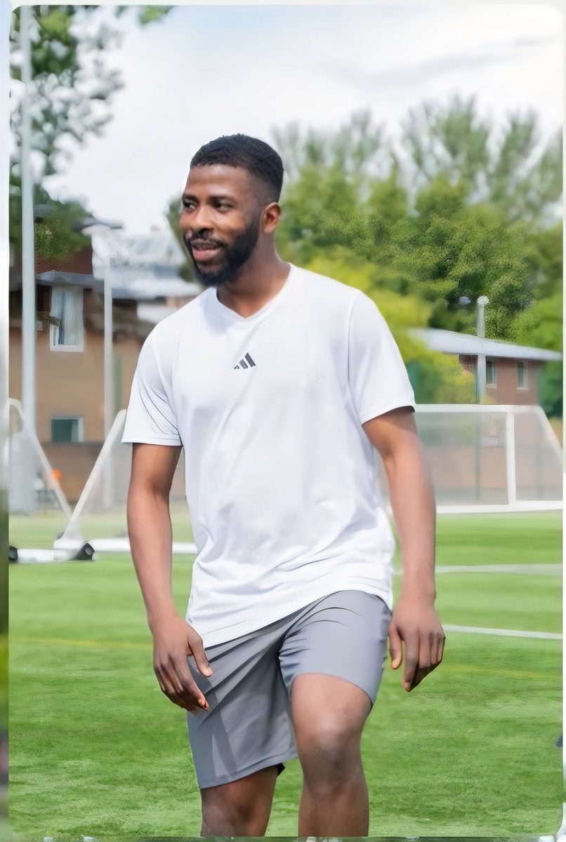 CelticEssential's tweet photo. 𝐊𝐞𝐥𝐞𝐜𝐡𝐢 𝐈𝐡𝐞𝐚𝐧𝐚𝐜𝐡𝐨 𝐠𝐫𝐚𝐟𝐭𝐢𝐧𝐠 𝐢𝐧 𝐭𝐡𝐞 𝐨𝐟𝐟-𝐬𝐞𝐚𝐬𝐨𝐧 🍀🇳🇬

After those crucial goals in the title run-in that helped deliver the Double, Kelechi is already putting in the work with personal trainer Seedorf Kweku Duah.

Looking fully committed, if he proves his fitness… does he deserve the contract extension option taken up?

@CelticFC