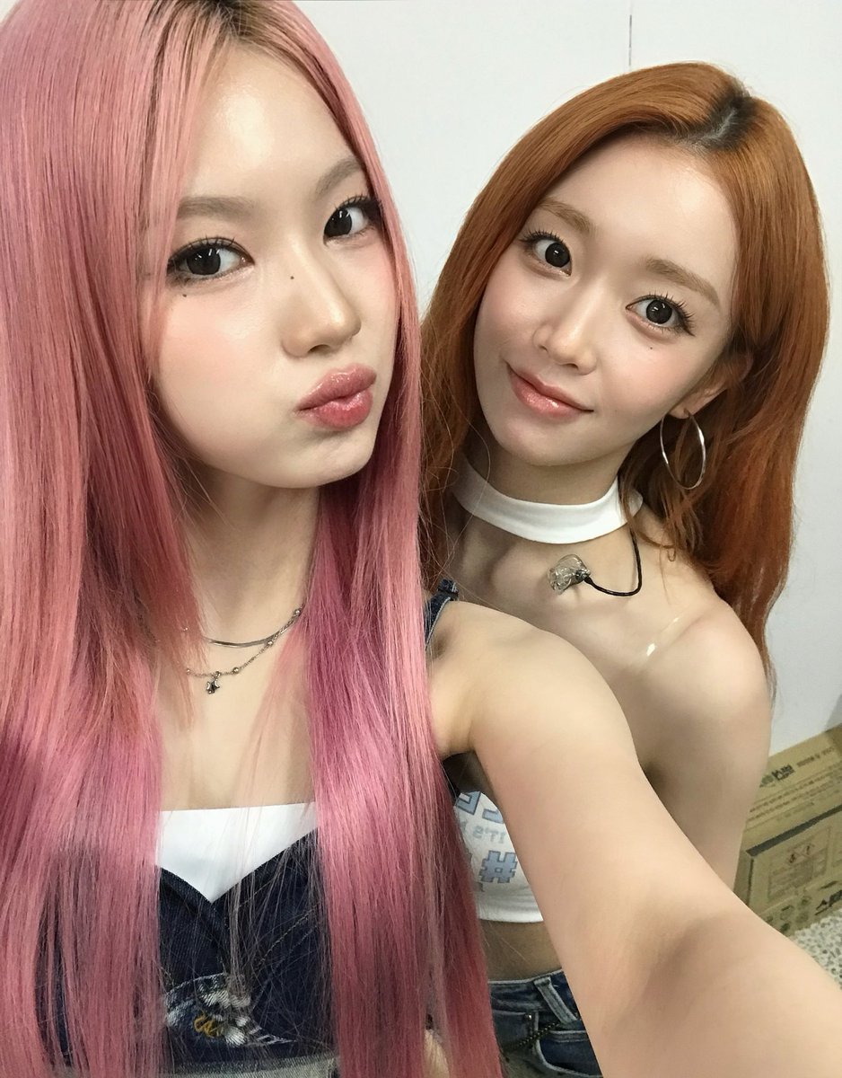 2nyang5's tweet photo. 아이시은즈 토끼냥즈 제발 저요 https://t.co/69v0VPApMV